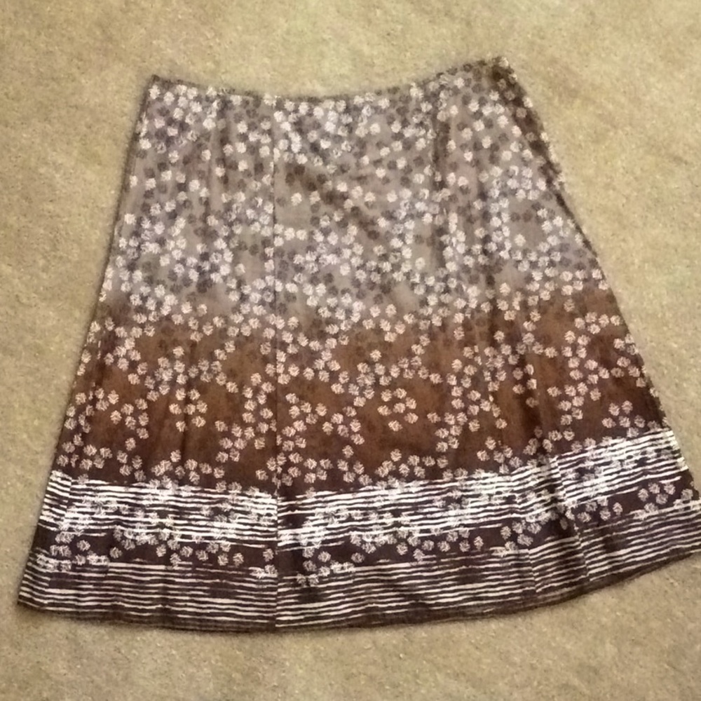 HOST PICK! 🤩 Royal Robbins A-line cotton skirt